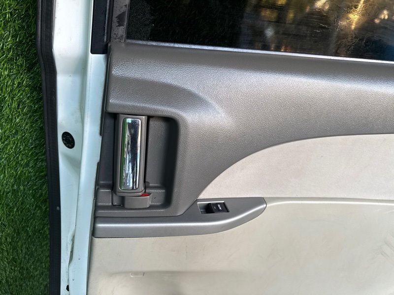 Ручка двери внутренняя TOYOTA ESTIMA ACR50 2AZFE задняя правая (б/у)