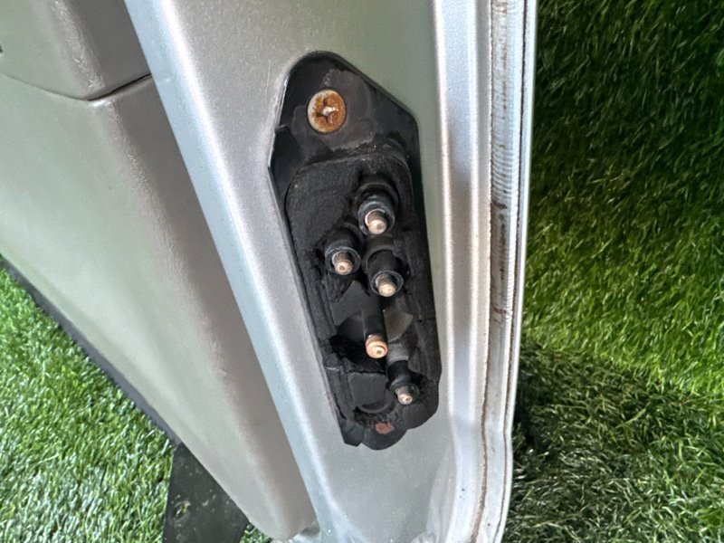 Контактная группа сдвижной двери Nissan Elgrand ALWE50 VG33E 1998 левая (б/у)