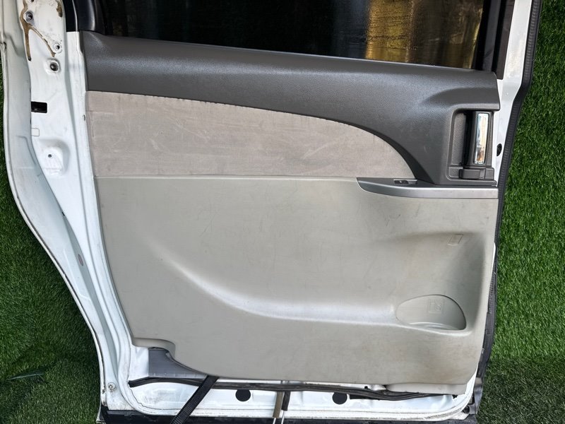 Обшивка двери TOYOTA ESTIMA ACR50 2AZFE задняя левая (б/у)