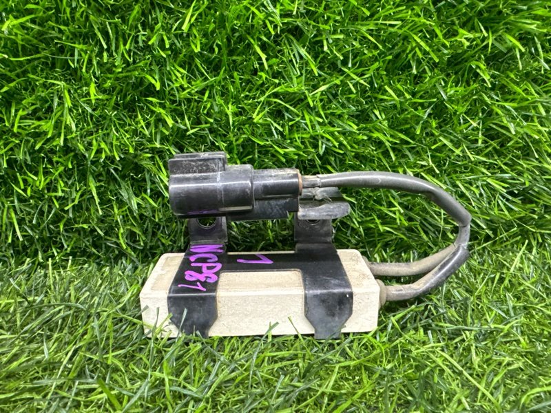 Резистор вентилятора охлаждения Toyota Sienta NCP81 2007 (б/у)