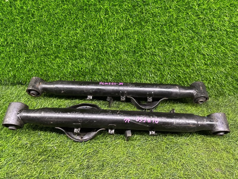 Рычаги ПАРА ЛЕВЫЙ/ПРАВЫЙ Nissan Elgrand ALWE50 VG33E 1998 задние (б/у)