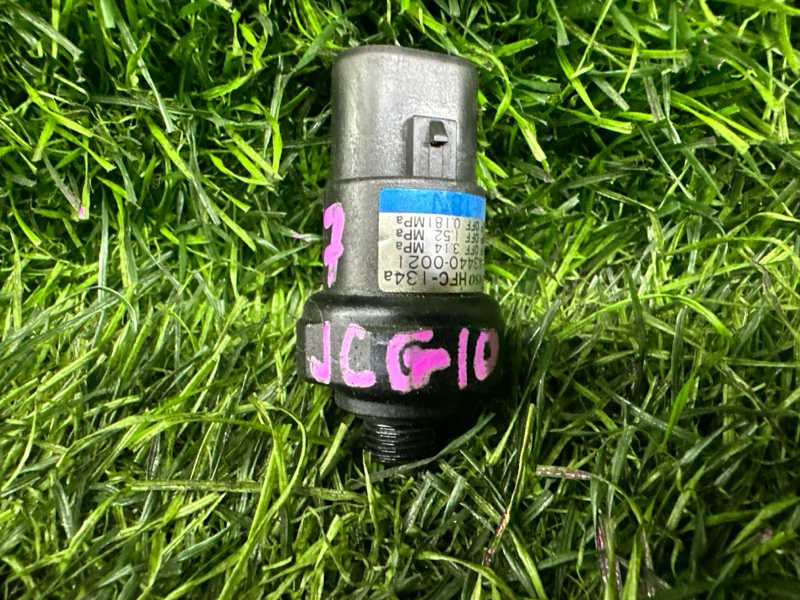 Датчик давления фреона TOYOTA PROGRES JCG10 (б/у)