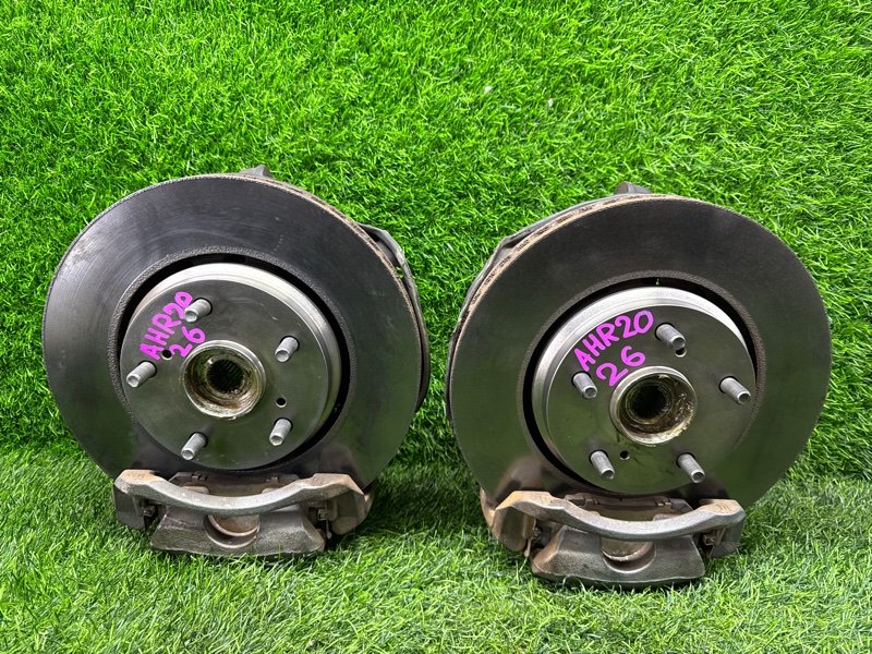 Ступицы ПАРА Лево/Право Toyota Estima AHR20 передние (б/у)