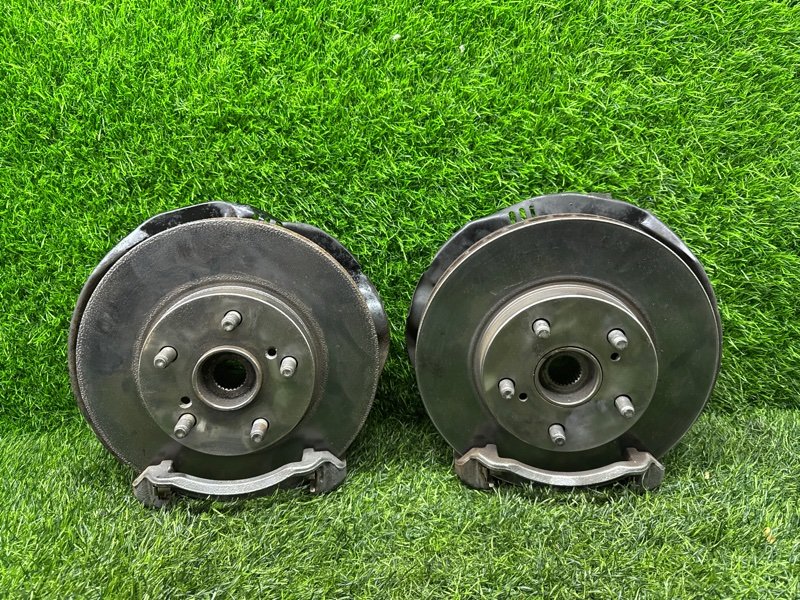 Ступицы ПАРА Лево/Право Toyota Carina ED ST200 передние (б/у)