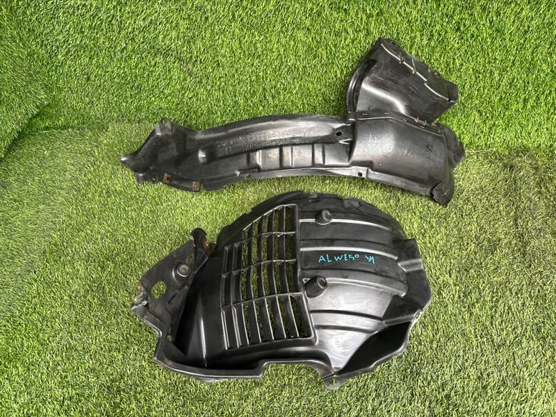 Подкрылок Nissan Elgrand ALWE50 передний правый (б/у)