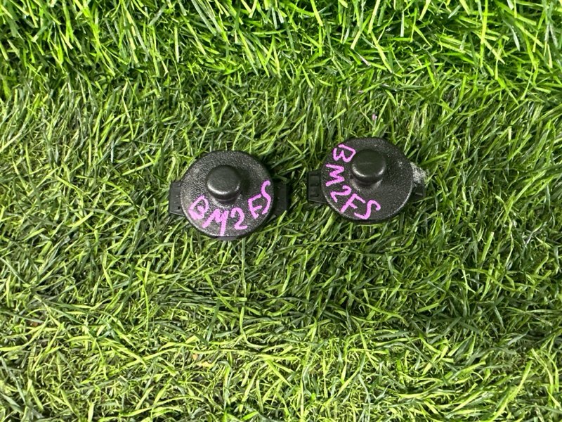 Крепление коврика MAZDA AXELA BM2FS переднее (б/у)