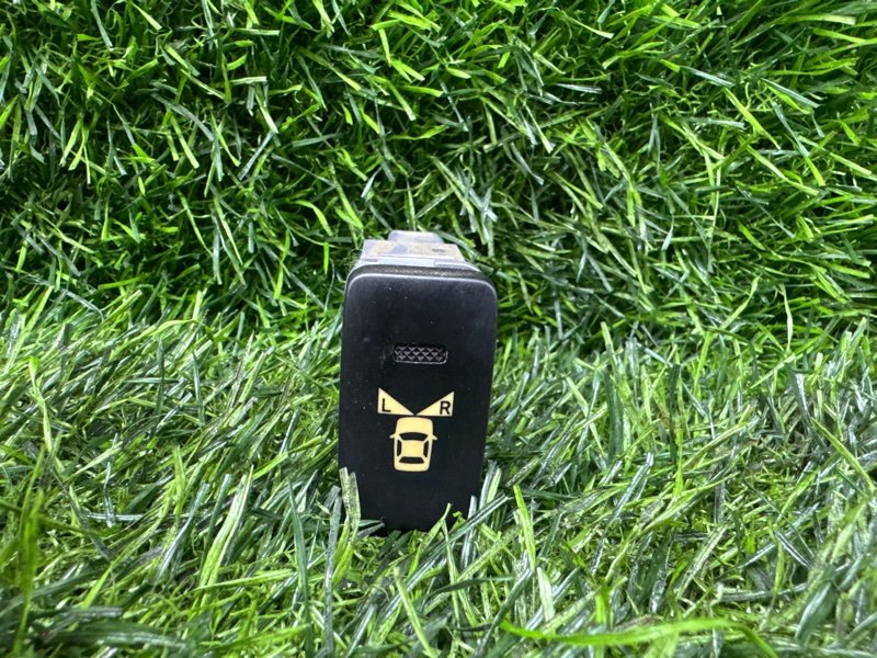 Кнопка парктроника Toyota PROGRES JCG10 (б/у)