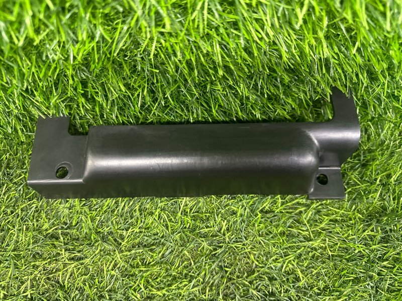 Крепление магнитофона NISSAN ELGRAND ALWE50 (б/у)