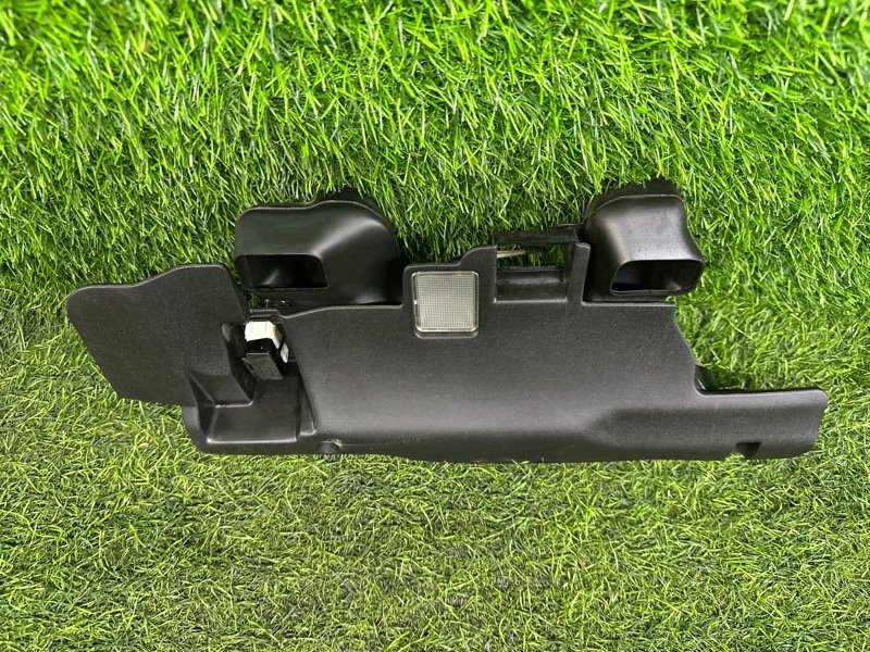 Пластик торпеды TOYOTA PROGRES JCG10 передний правый (б/у)