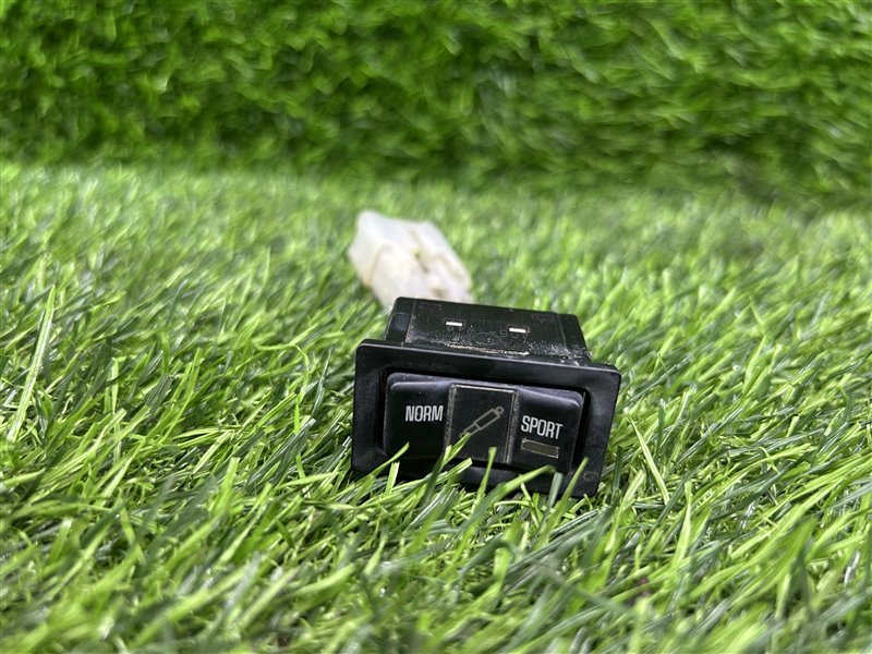 Кнопка режимов подвески Toyota Land Cruiser FJ80 HDJ81 FZJ80 (б/у)