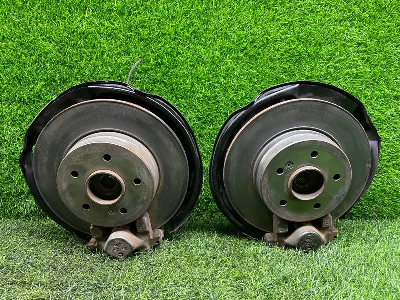 Ступицы ПАРА Лево/Право Mercedes-Benz C-Class W203 задние (б/у)