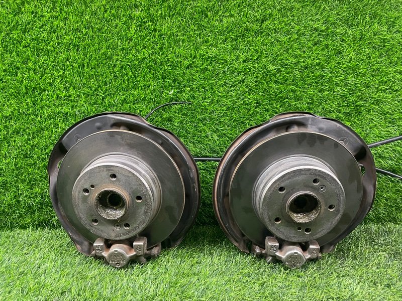 Ступицы ПАРА Лево/Право Mercedes-Benz C-Class W202 задние (б/у)