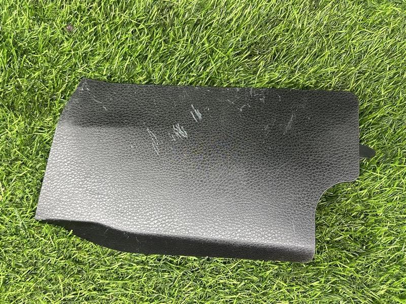 Консоль между сидений Toyota HARRIER AVU65 (б/у)