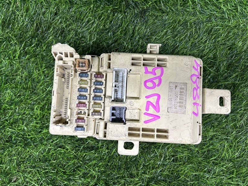 Блок предохранителей салона TOYOTA LAND CRUISER PRADO VZJ95 (б/у)