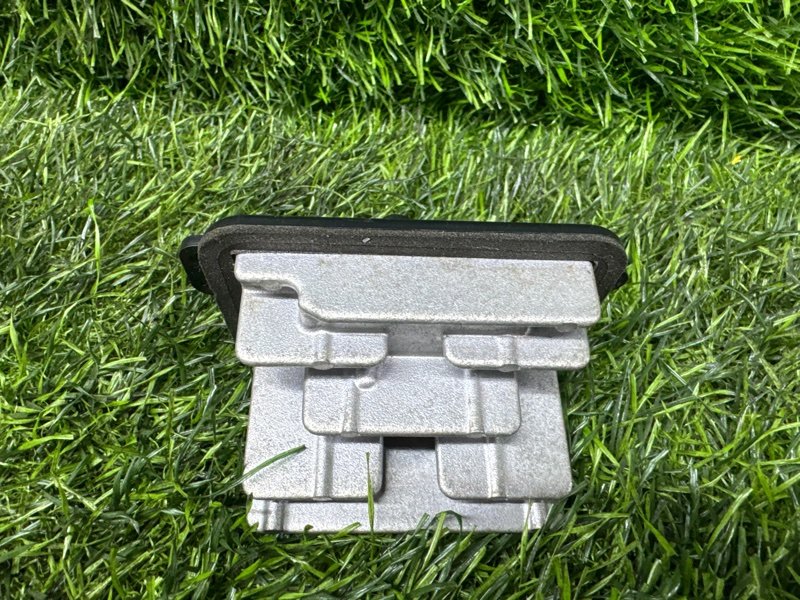 Реостат печки Toyota Land Cruiser UZJ100 задний (б/у)