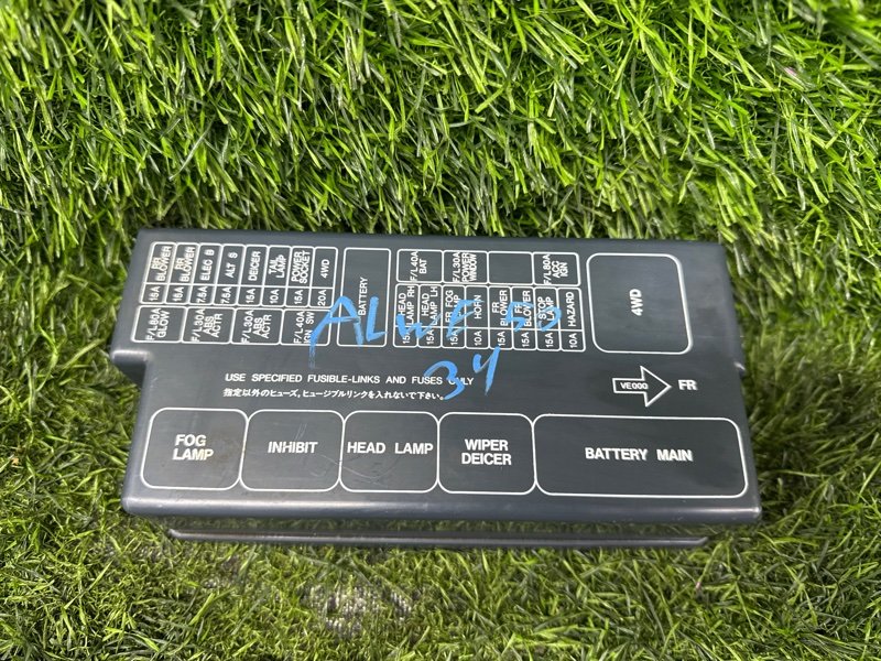 Крышка блока предохранителей Nissan Elgrand ALWE50 VG33E 1998 (б/у)