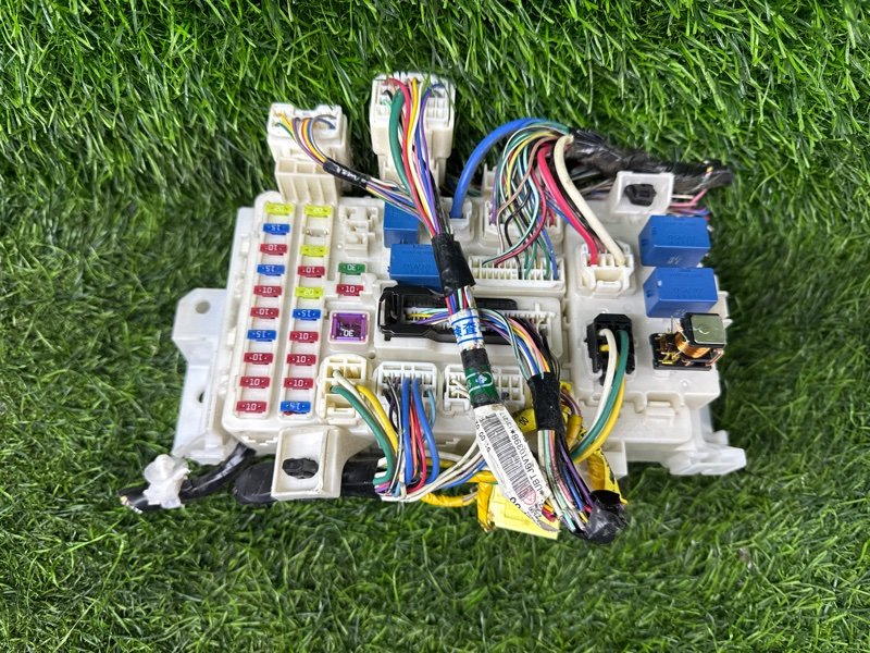 Блок предохранителей салона SUZUKI SOLIO MA15S (б/у)