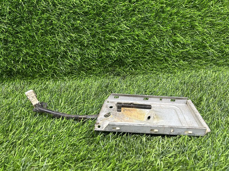 Пепельница Toyota Land Cruiser FJ80 HDJ81 FZJ80 передняя (б/у)