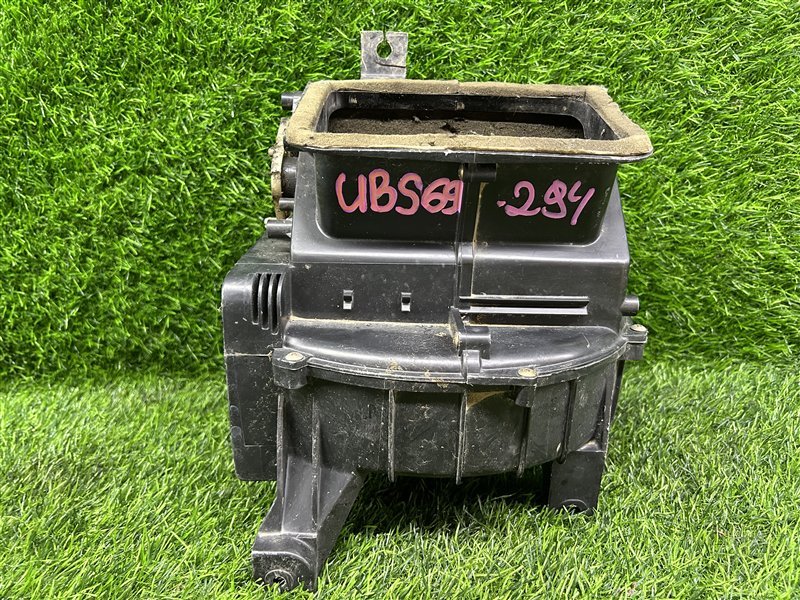 Корпус печки Isuzu Bighorn UBS26GW UBS69DW UBS25GW UBS69GW UBS25DW UBS26DW UBS73DW UBS73GW передний (б/у)