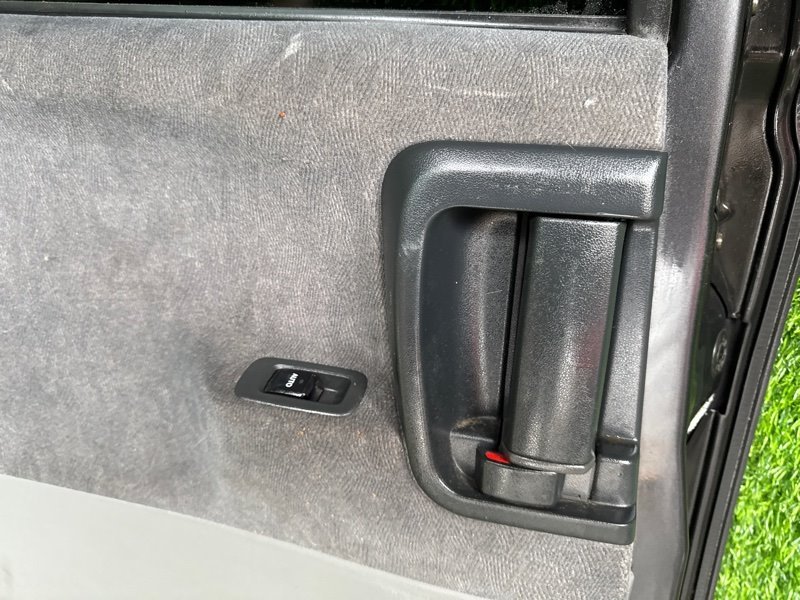 Ручка двери внутренняя Toyota Noah AZR65 AZR60 AZR60G AZR65G задняя левая (б/у)