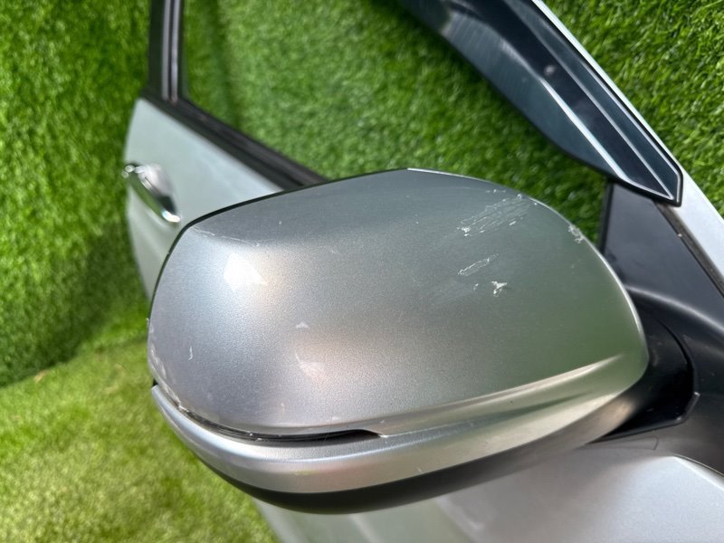 Ухо Honda Vezel RU3 RU1 RU2 RU4 RU правое (б/у)