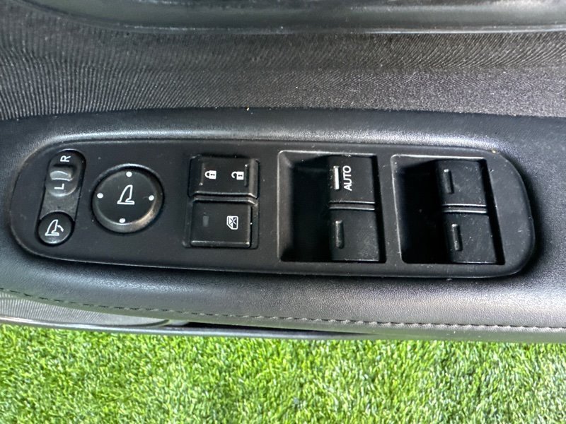 Пианино Honda Vezel RU3 RU1 RU2 RU4 RU переднее правое (б/у)