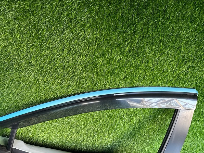 Ветровик Toyota Aqua NHP10 передний левый (б/у)