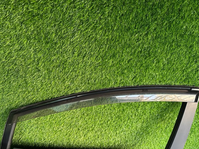 Ветровик Toyota Prius ZVW30 2ZR-FXE 2011 передний левый (б/у)