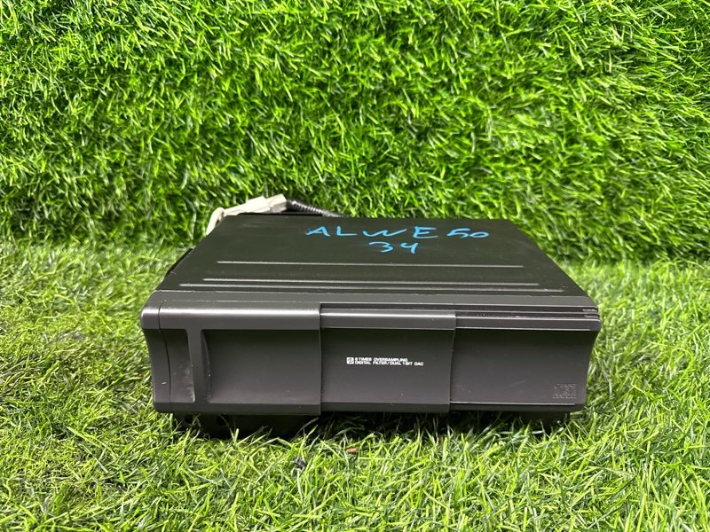 Cd-чейнджер Nissan Elgrand ALWE50 VG33E 1998 (б/у)