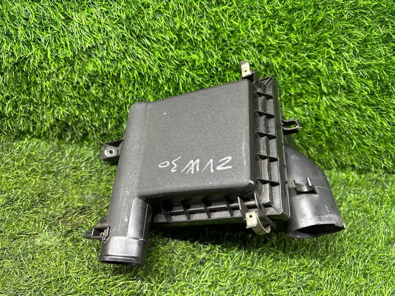 Корпус воздушного фильтра Toyota Prius ZVW30 (б/у)