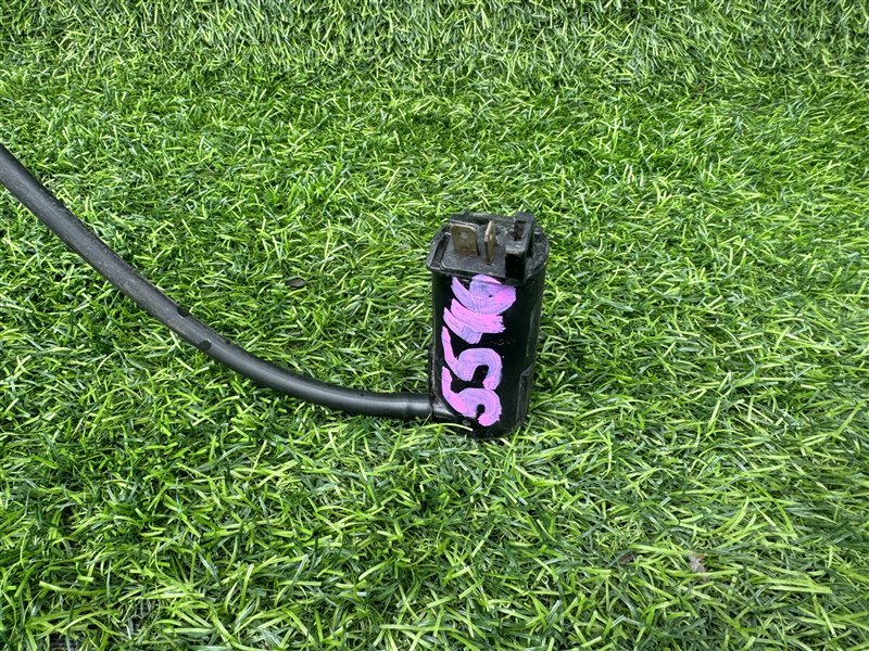 Моторчик омывателя Mitsubishi Delica PA3W PA4W PA5W PD3W PD4W PD5W PA3V PA3W PA4W PA5V PA5W PB5V PB5W PB6W PD3W PD4W PD5V (б/у)