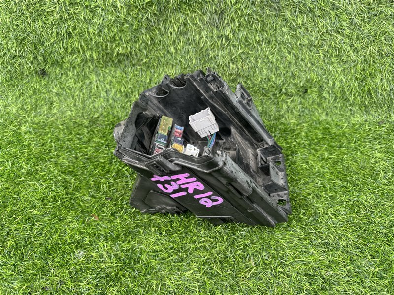 Блок предохранителей под капот NISSAN NOTE E12 HR12DE (б/у)