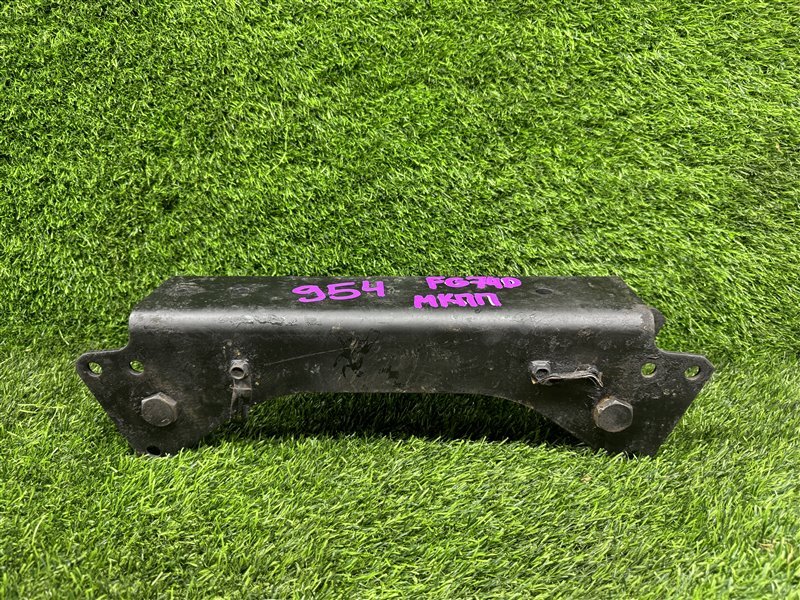 Кронштейн кпп Mitsubishi Fuso Canter FG74D (б/у)