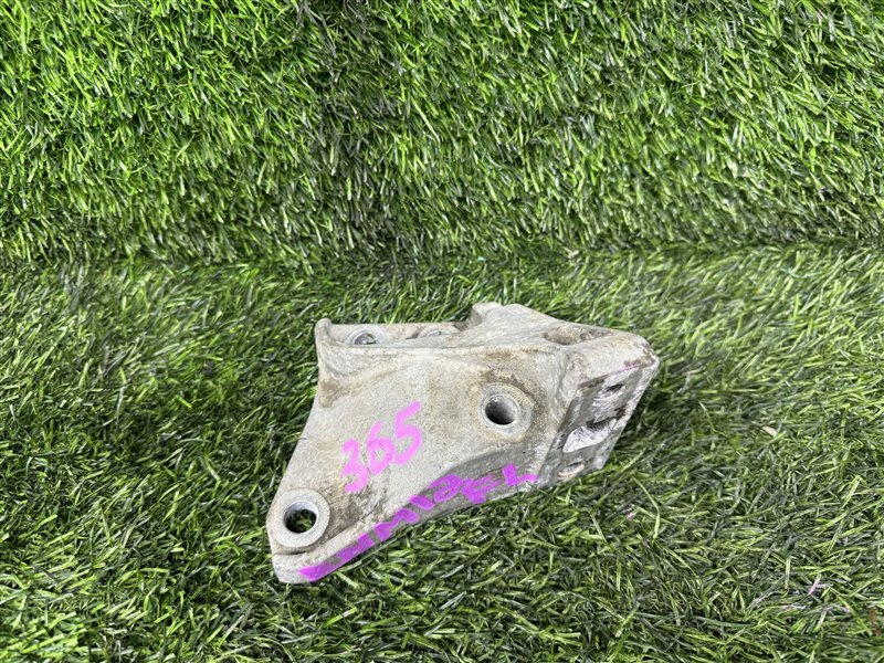 Кронштейн АКПП Nissan Liberty RNM12 левый (б/у)