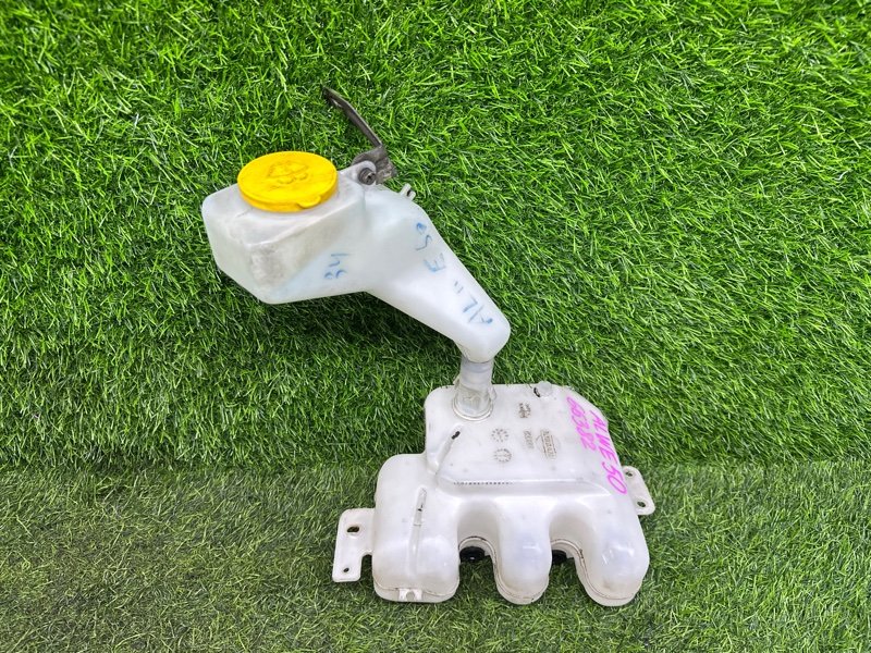 Бачок омывателя Nissan ELGRAND ALWE50 VG33E 1998 (б/у)