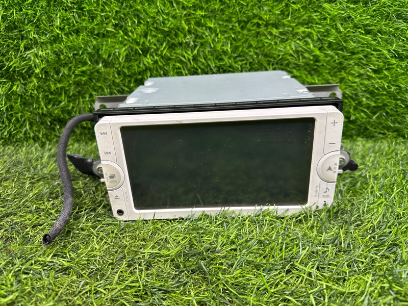 Магнитола TOYOTA AQUA NHP10 (б/у)