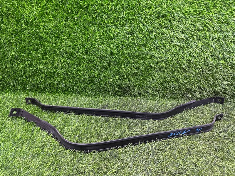 Крепление бензобака Toyota Brevis JCG10 (б/у)