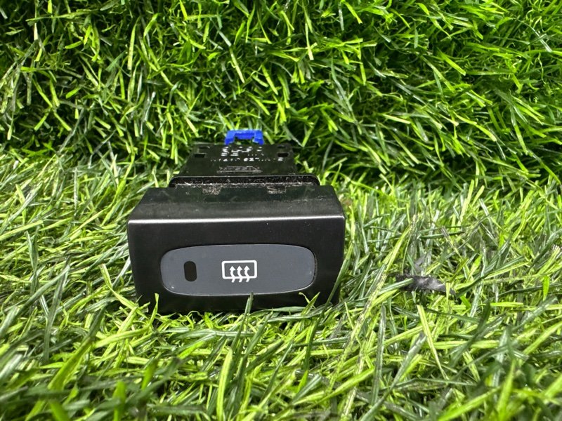 Кнопка обогрева заднего стекла Nissan Elgrand ALWE50 VG33E 1998 (б/у)