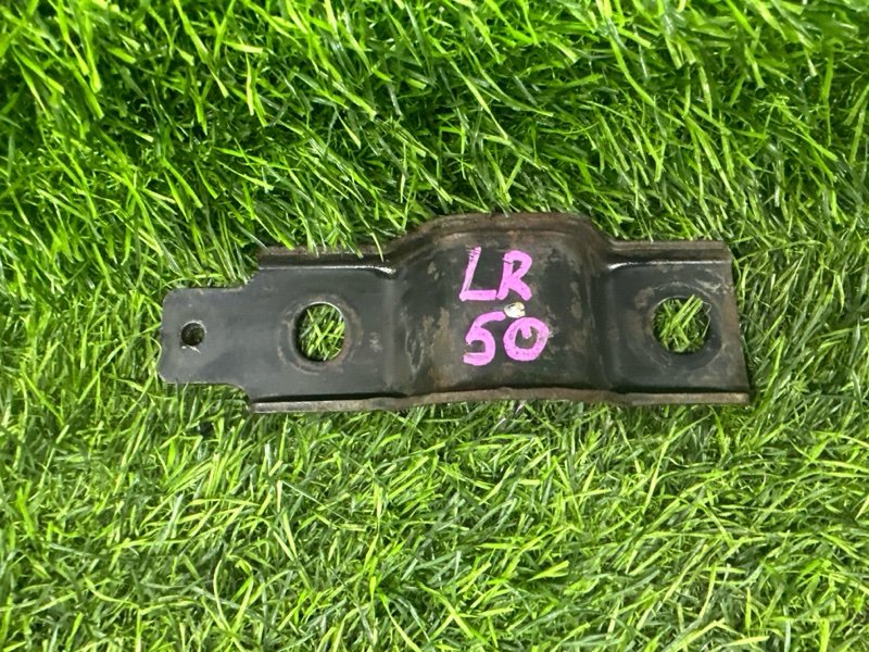 Крепление рычага лево/право NISSAN TERRANO LR50 переднее (б/у)