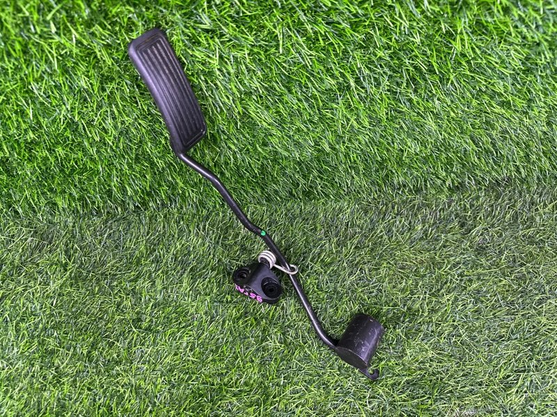 Педаль газа TOYOTA LAND CRUISER UZJ100 2UZFE (б/у)