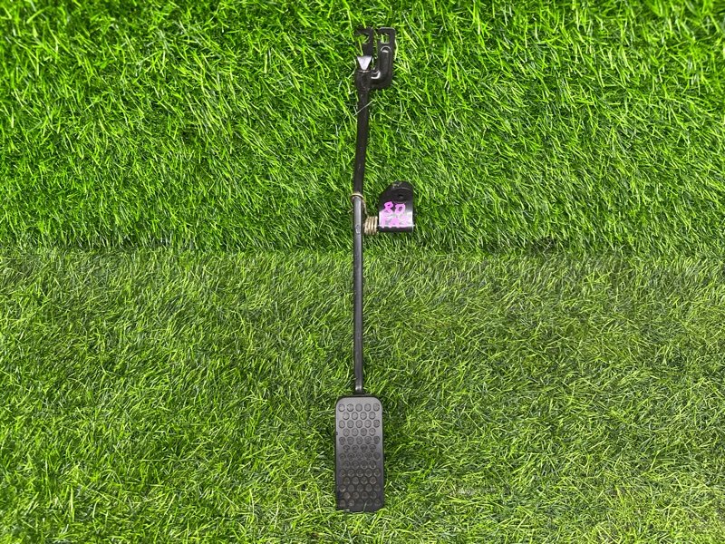 Педаль газа TOYOTA LAND CRUISER HDJ81 1HDT (б/у)