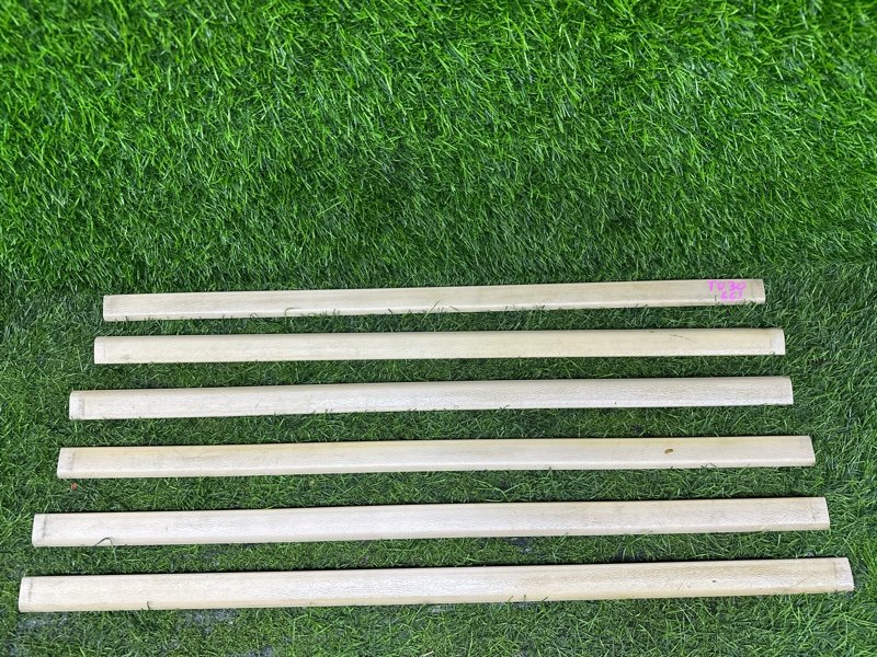 Заглушки полозьев сидений NISSAN PRESAGE TU30 (б/у)