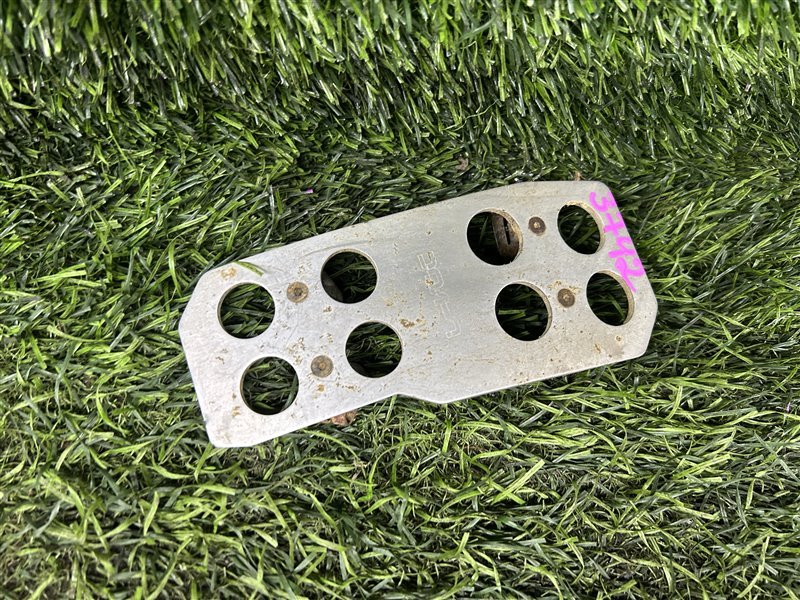 Накладка на педаль газа Toyota Land Cruiser FZJ80 (б/у)