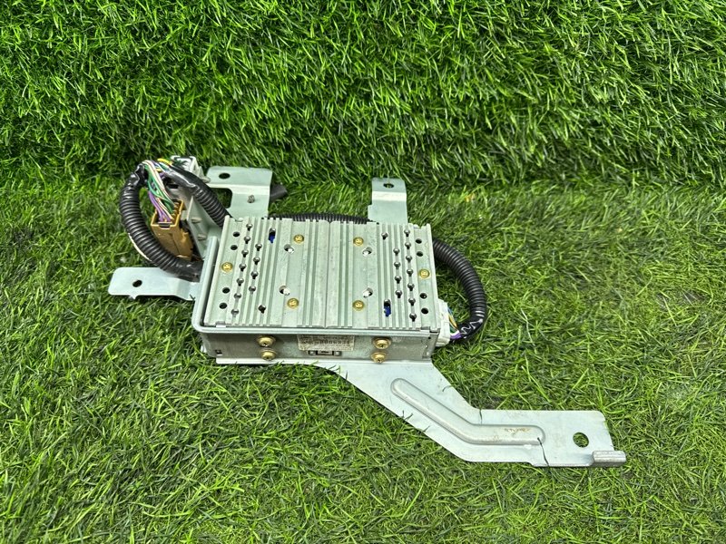 Усилитель звука Nissan ELGRAND ALWE50 VG33E 1998 (б/у)