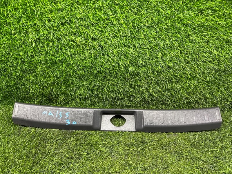 Накладка замка багажника SUZUKI SOLIO MA15S задняя (б/у)