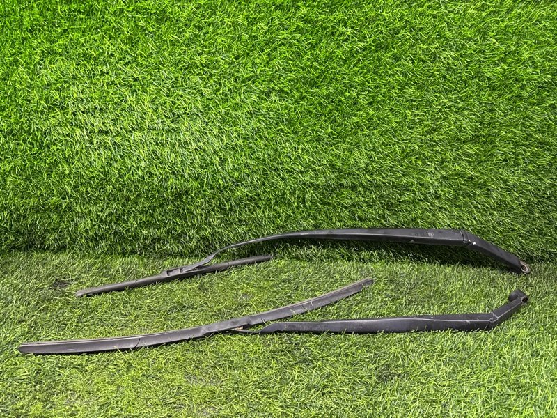 Поводки дворников ПАРА лево/право Toyota Noah ZRR75 передние (б/у)