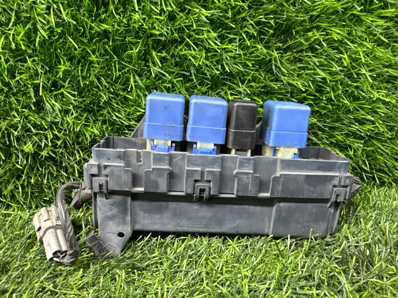 Блок предохранителей Nissan ELGRAND ALWE50 VG33E 1998 (б/у)