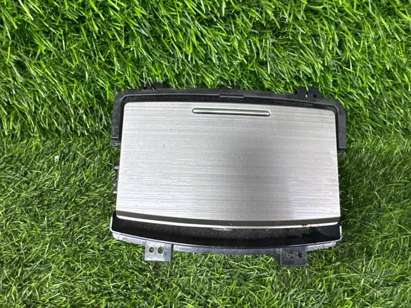 Подстаканник SUBARU LEGACY BR9 передний (б/у)