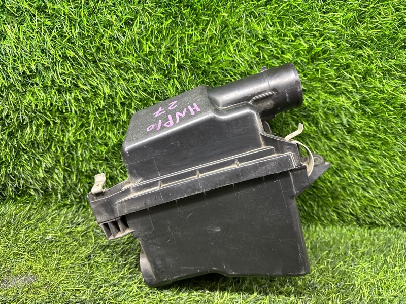 Корпус воздушного фильтра TOYOTA AQUA NHP10 (б/у)