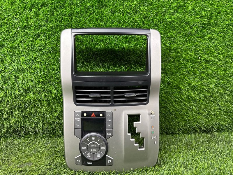 Блок климат-контроля TOYOTA VOXY ZRR75 (б/у)